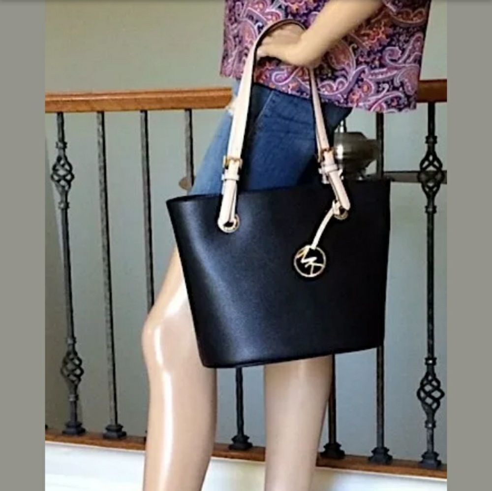 🎉SOLD🎉 Michael Kors Jet Set MD Leather Tote - Picture 5 of 8